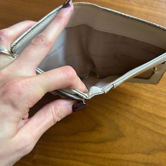 ‼️BF SALE!‼️Michael Kors Jet Set Signature Purse and Wallet Set - Picture 6 of 15